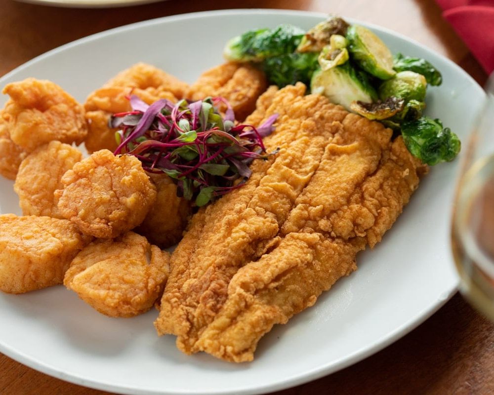 sea-captains-house-carolina-seafood-platter-dinner (1)